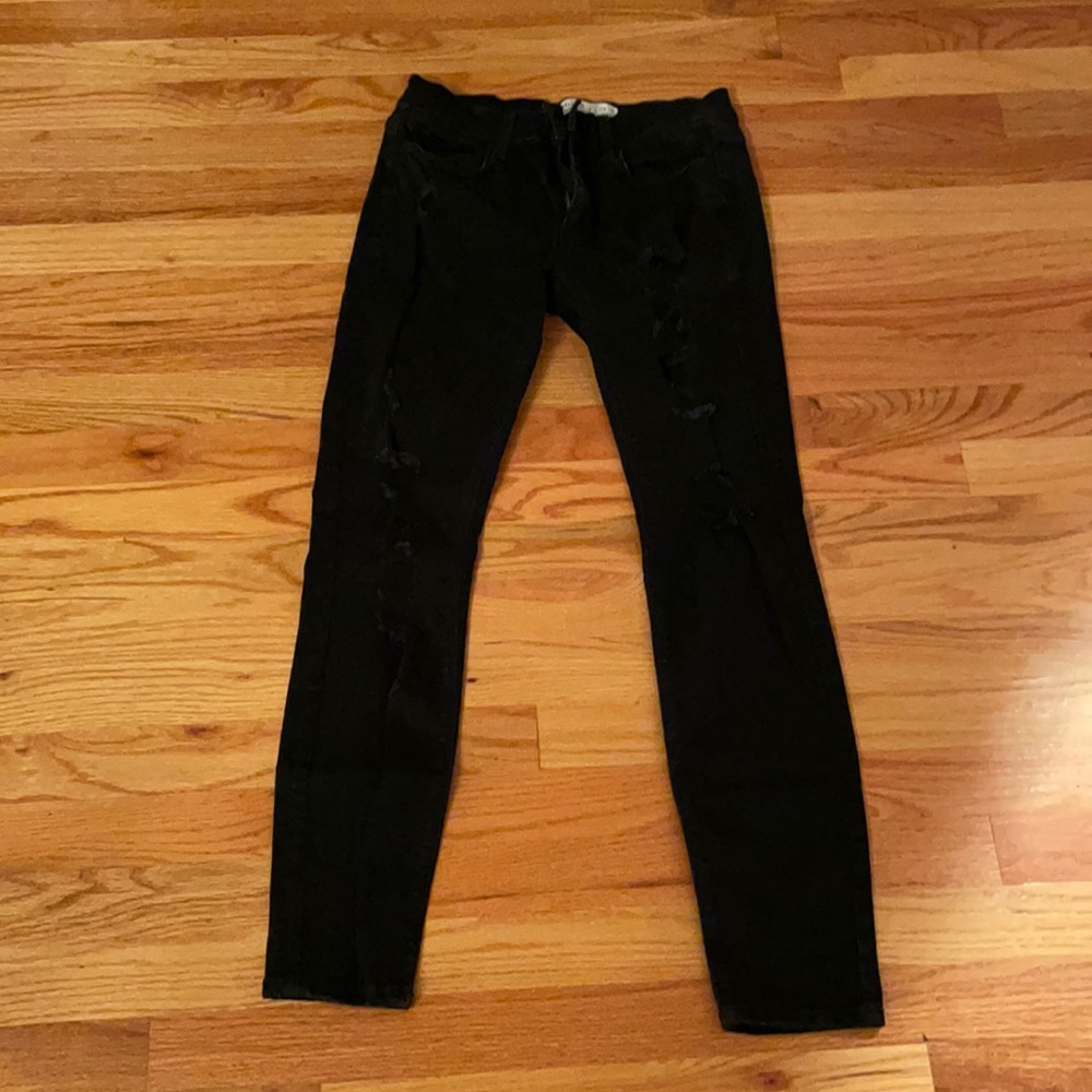 Stretchy low rise skinny jeans. Size 7